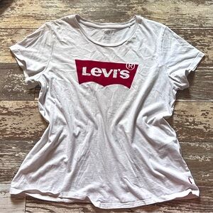 Levi’s Logo Tee - Size XL (Fits Like Large)